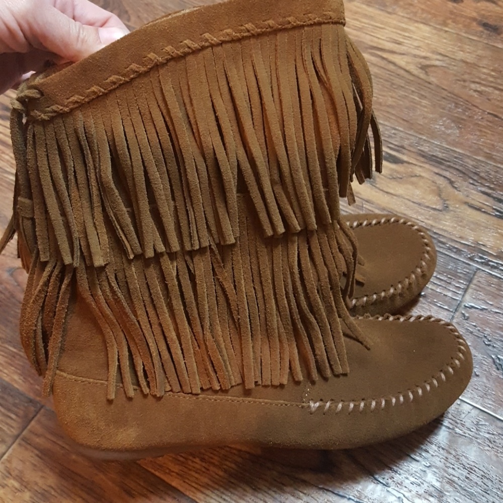 Minnetonka Brown Fringe Moccasins - Picture 3 of 7